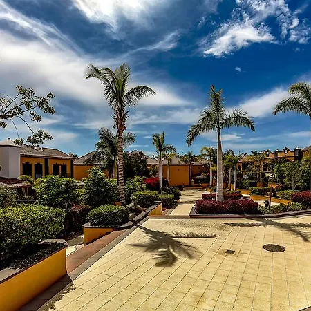 Semesterbostad Townhouse In La Duquesa Costa Adeje (Tenerife)