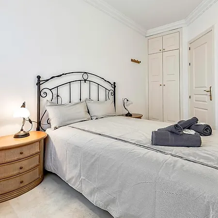 Townhouse In La Duquesa Semesterbostad *