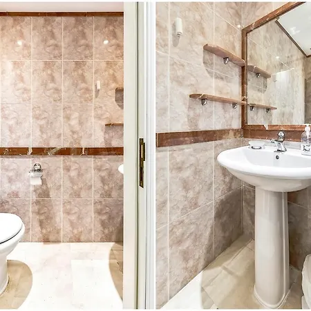 Semesterbostad Townhouse In La Duquesa *