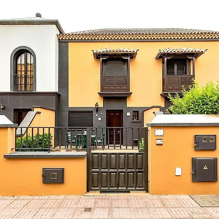 Townhouse In La Duquesa アデヘ