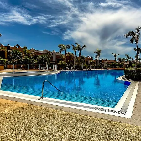 別荘 Townhouse In La Duquesa