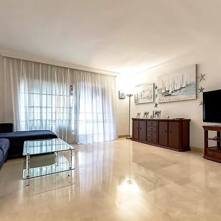 別荘 Townhouse In La Duquesa *
