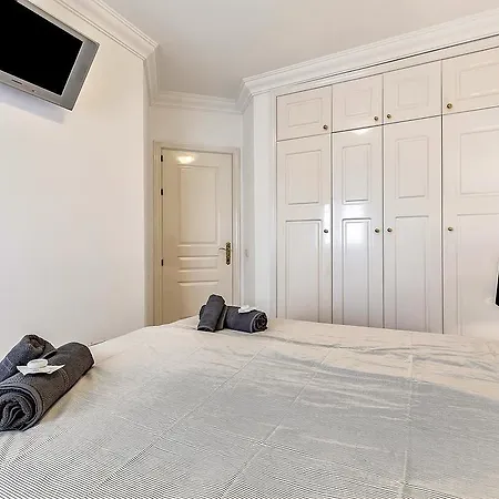 Townhouse In La Duquesa * アデヘ
